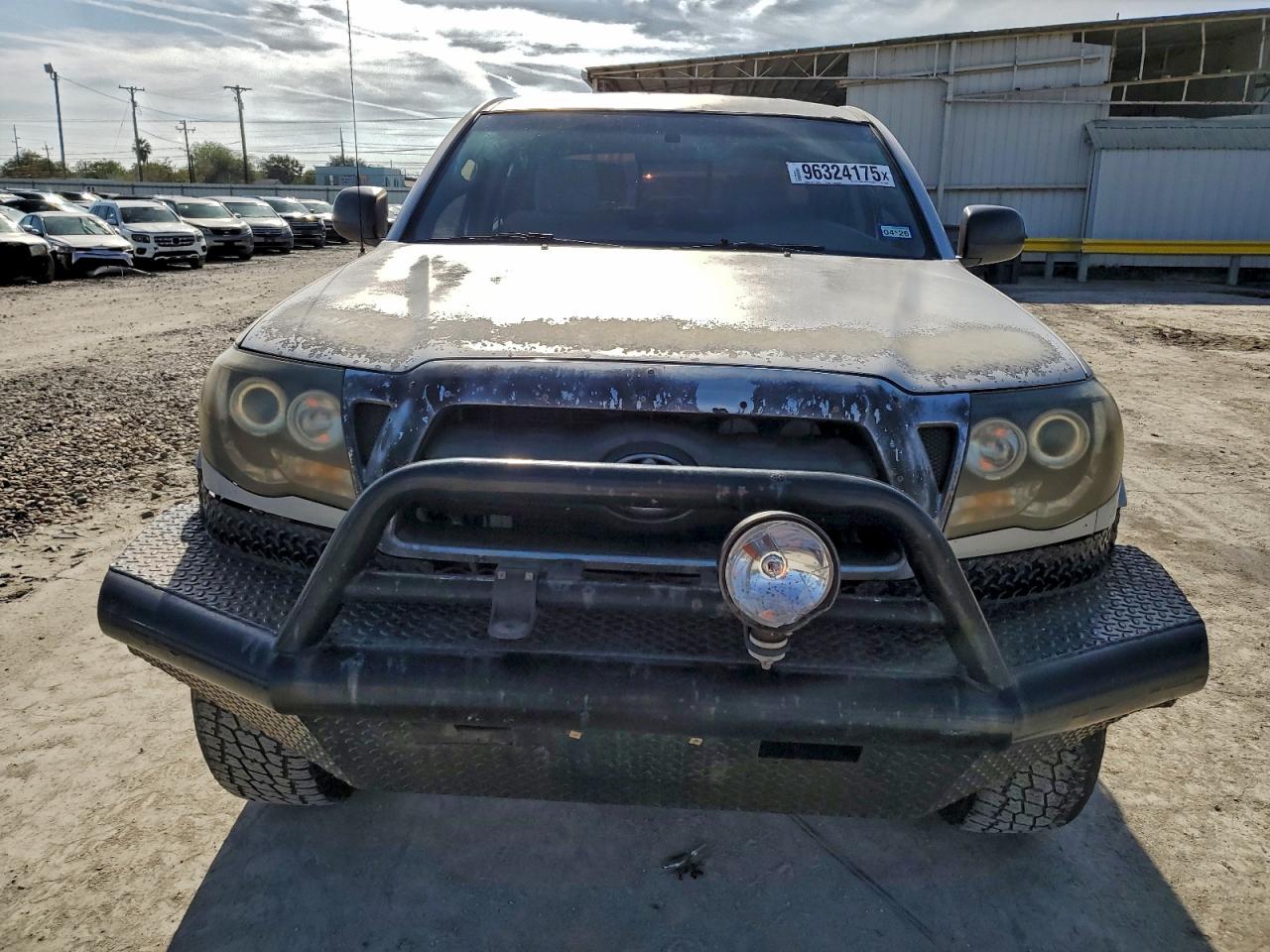 Toyota Tacoma Double Cab Image 5