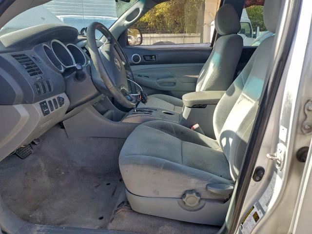 Toyota Tacoma Double Cab Image 8