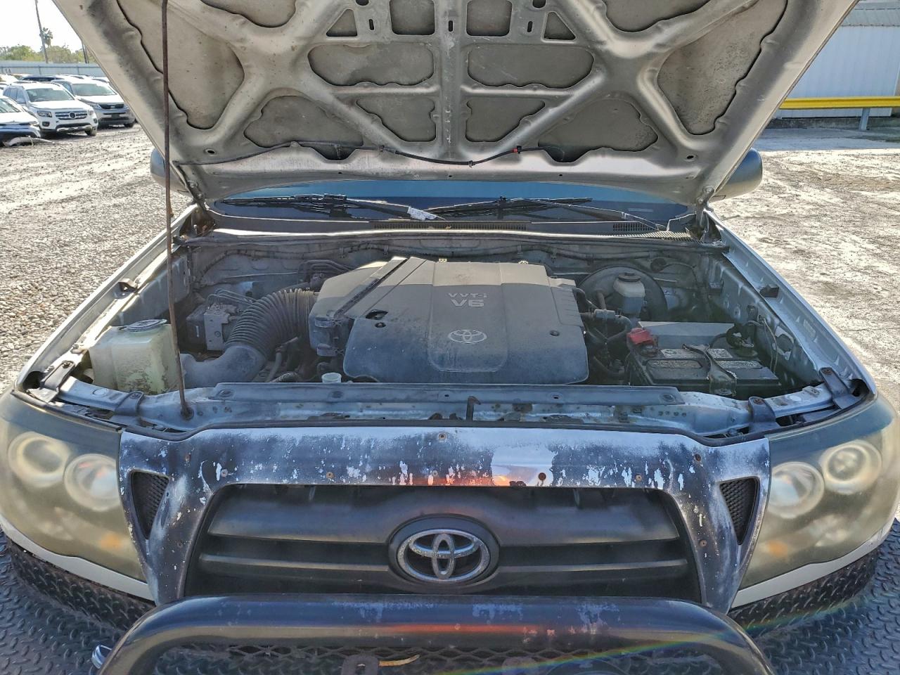 Toyota Tacoma Double Cab Image 11