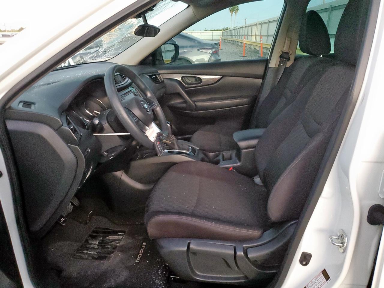 Nissan Rogue S Image 9