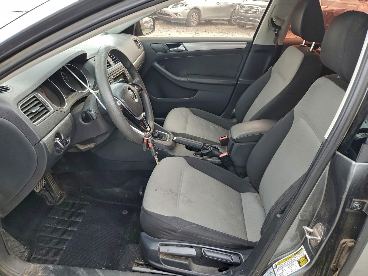 Volkswagen Jetta S Image 8