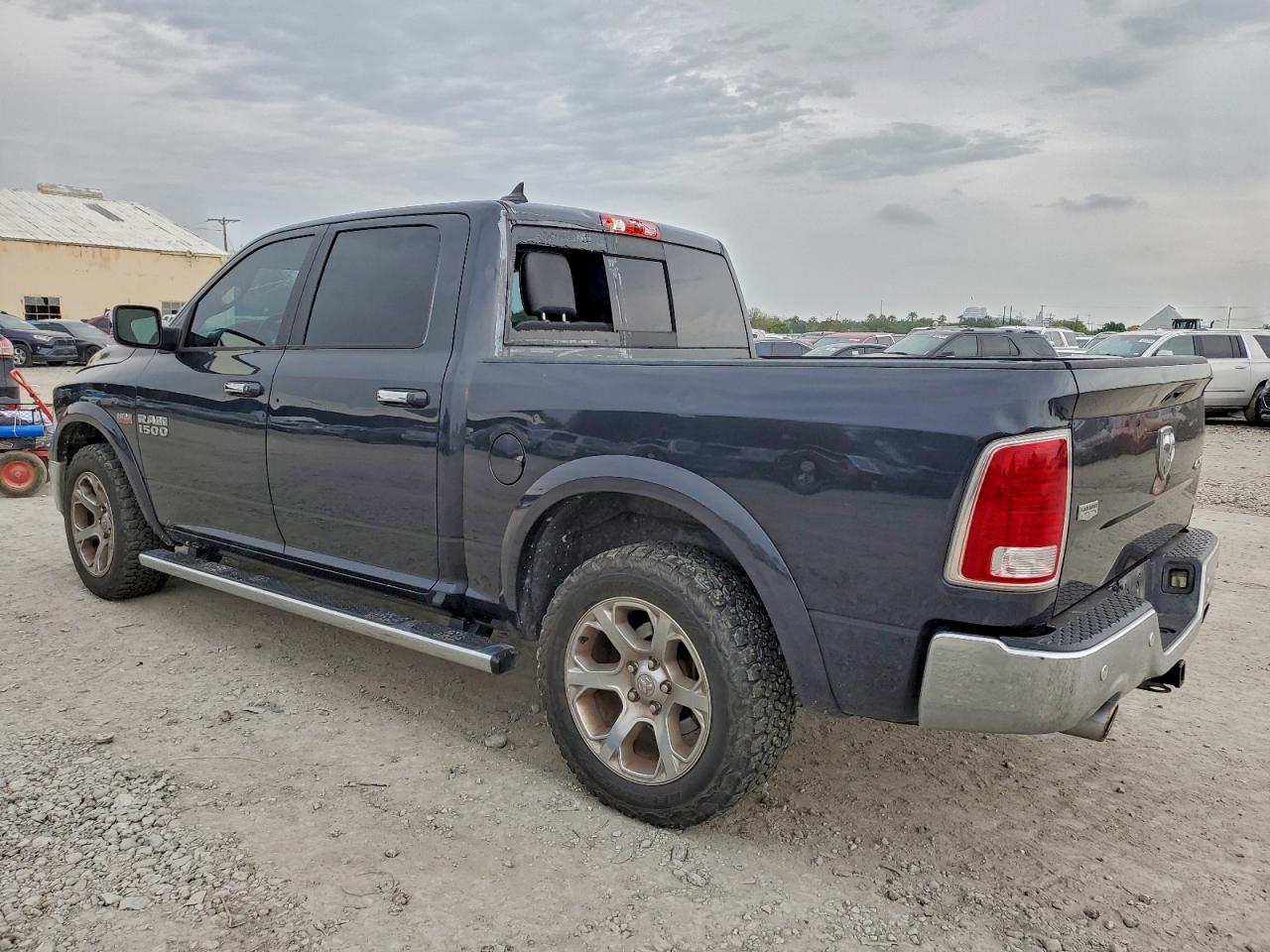 Ram 1500 Laramie Image 4