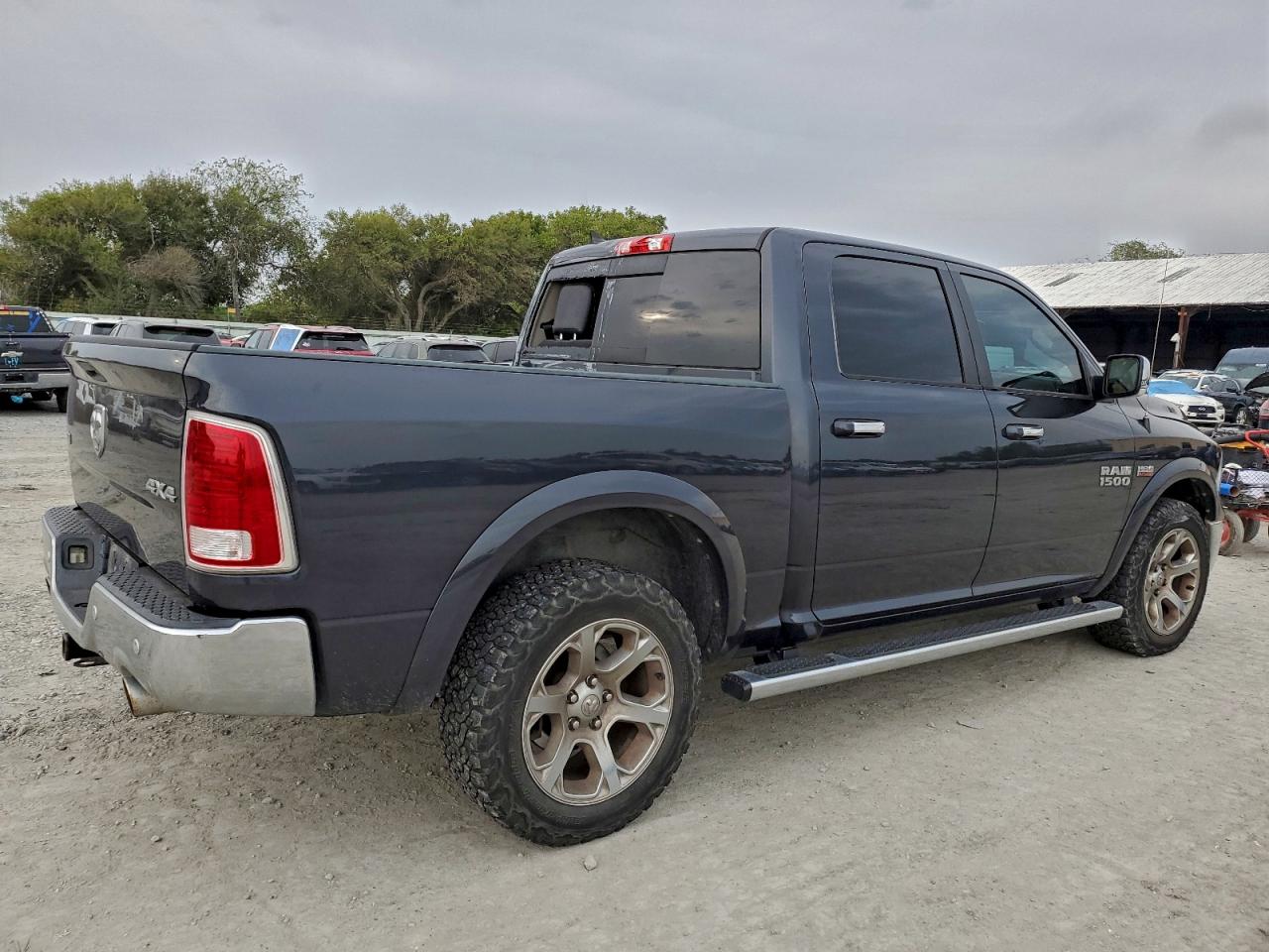 Ram 1500 Laramie Image 3