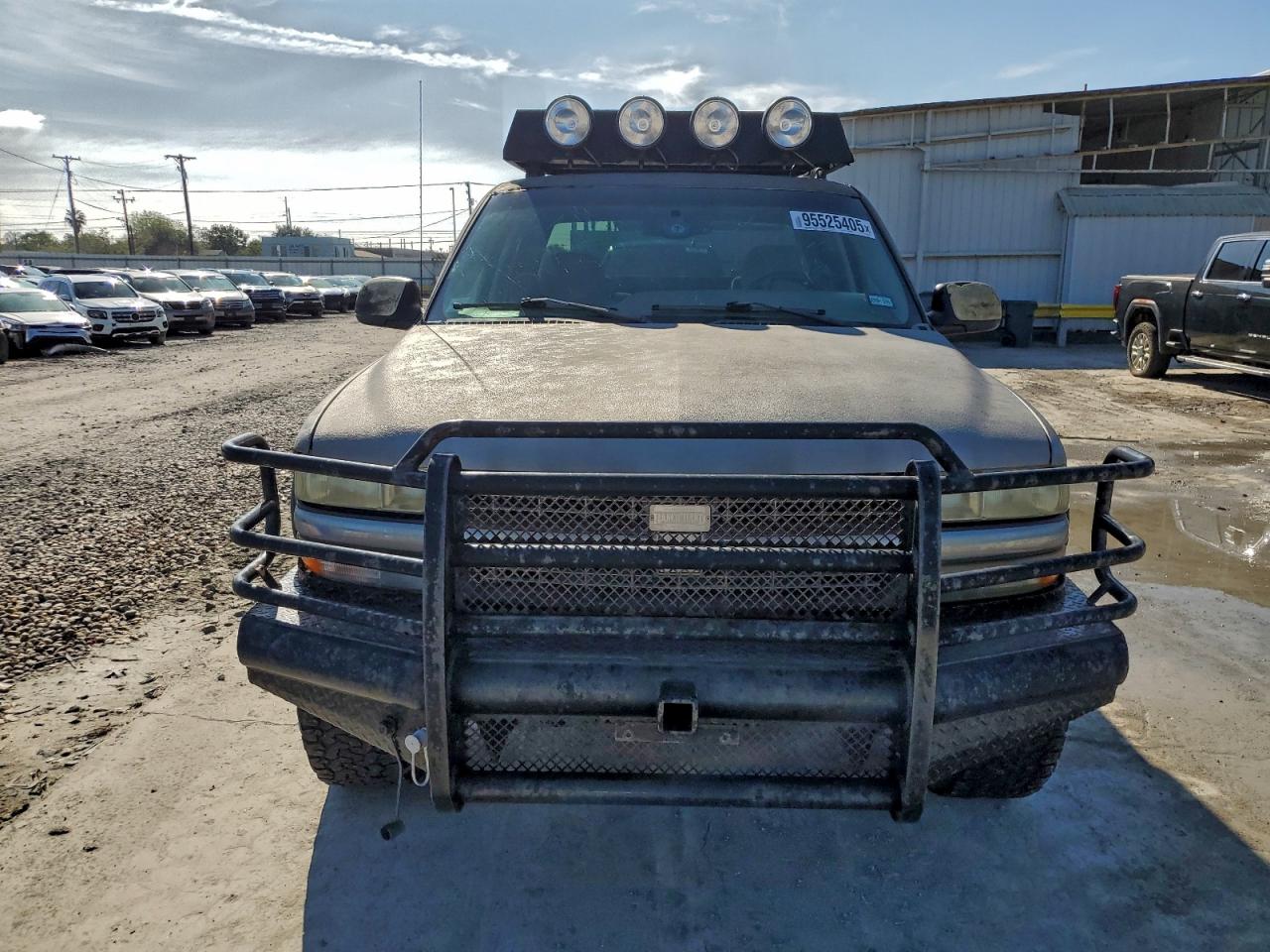Chevrolet Silverado K1500 Heavy Duty Image 2