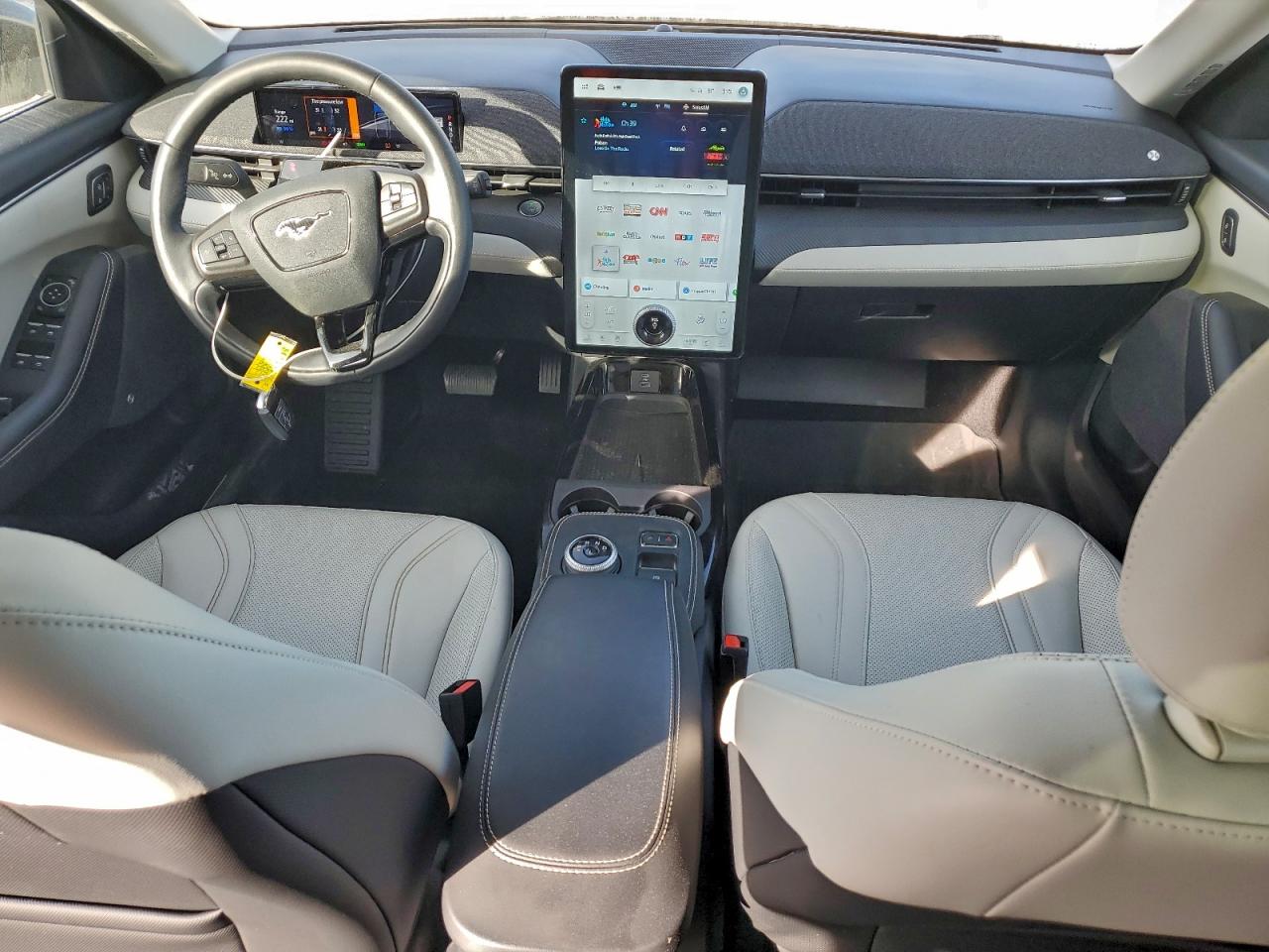 Ford Mustang Premium Image 5