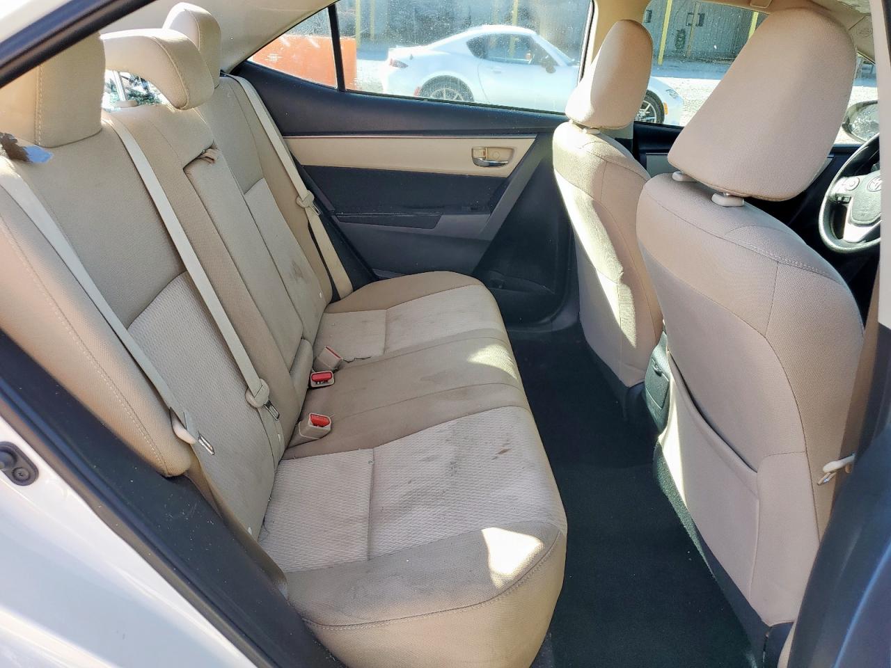 Toyota Corolla L Image 7