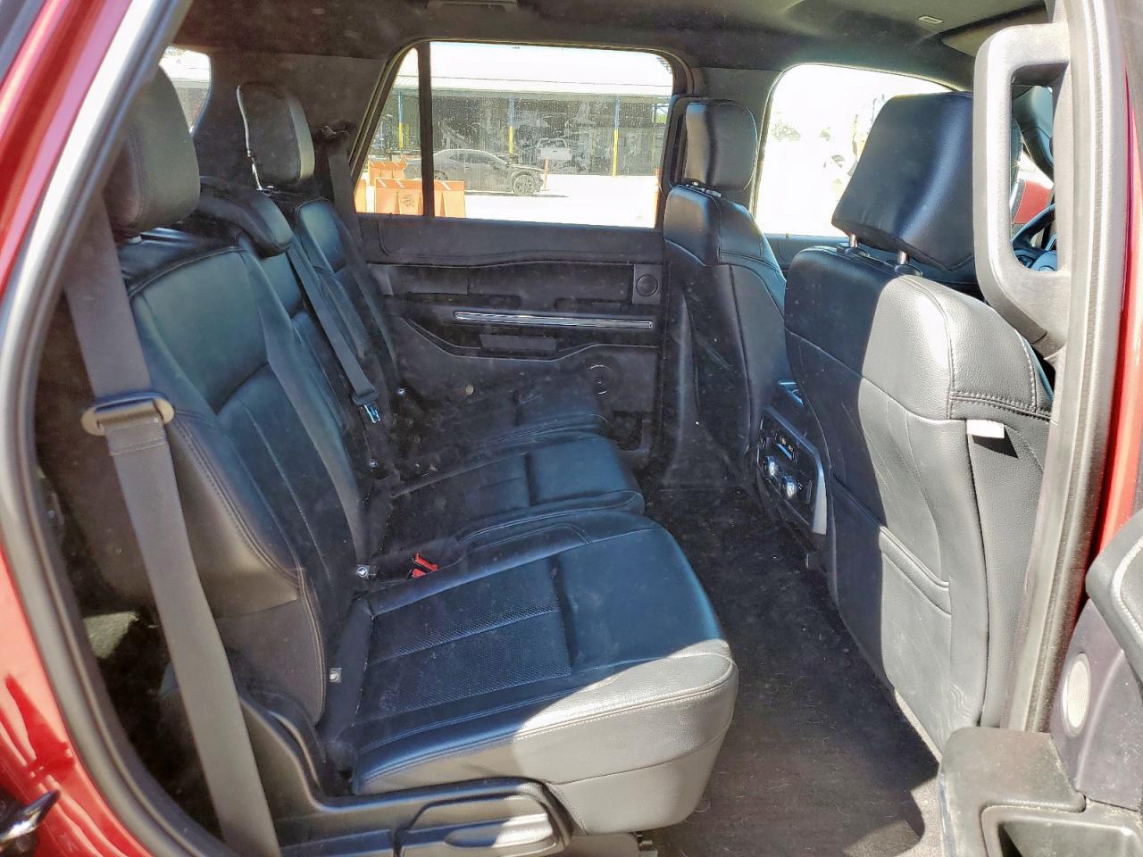 Ford Expedition Xlt Image 8