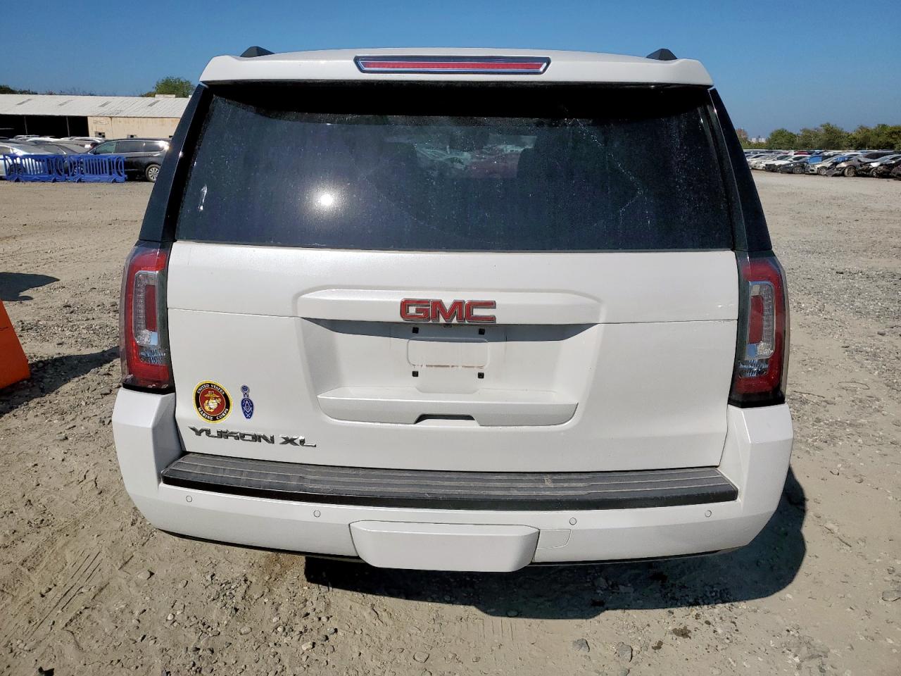 GMC Yukon C1500 Slt Image 6