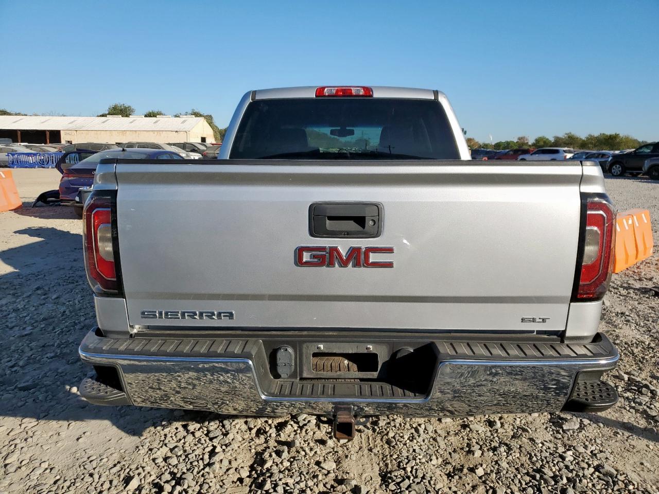 GMC Sierra C1500 Slt Image 2