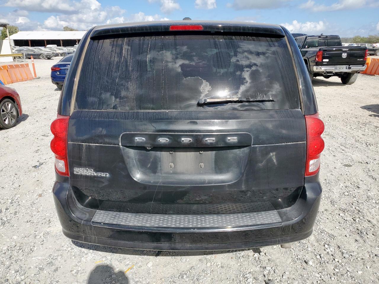 Dodge Caravan Se Image 12