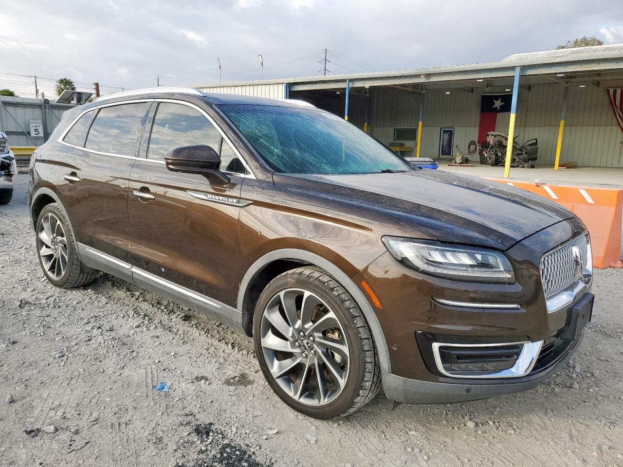 Lincoln Nautilus Reserve Image 4