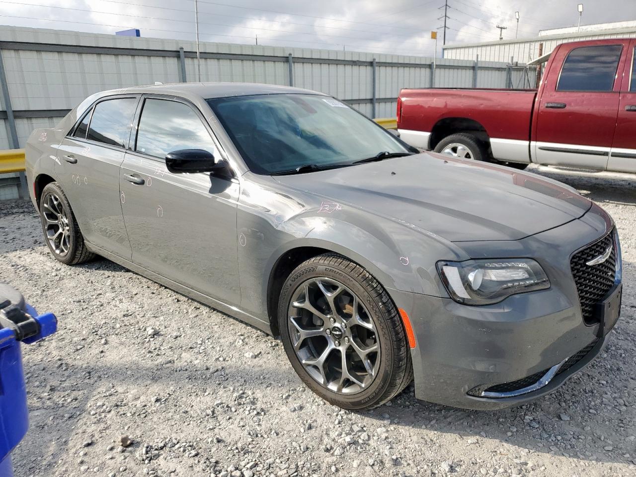 Chrysler 300 Touring Image 8