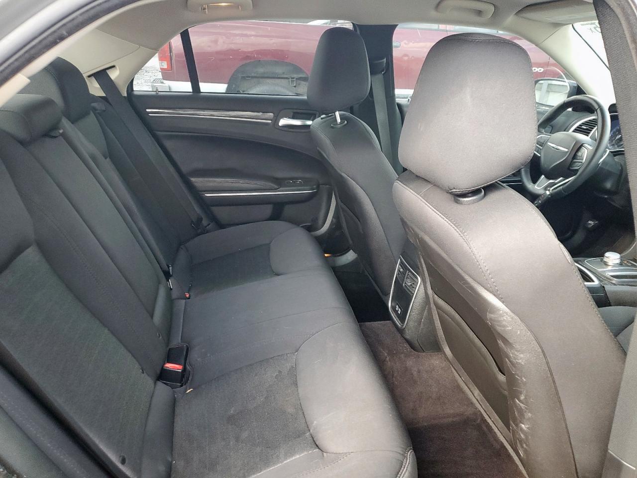 Chrysler 300 Touring Image 9