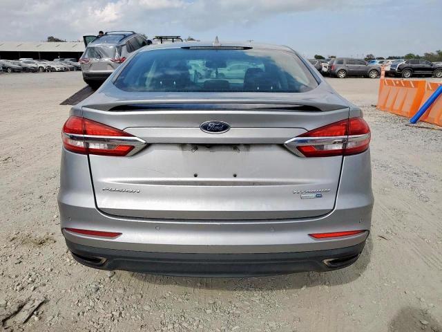 Ford Fusion Titanium Image 6