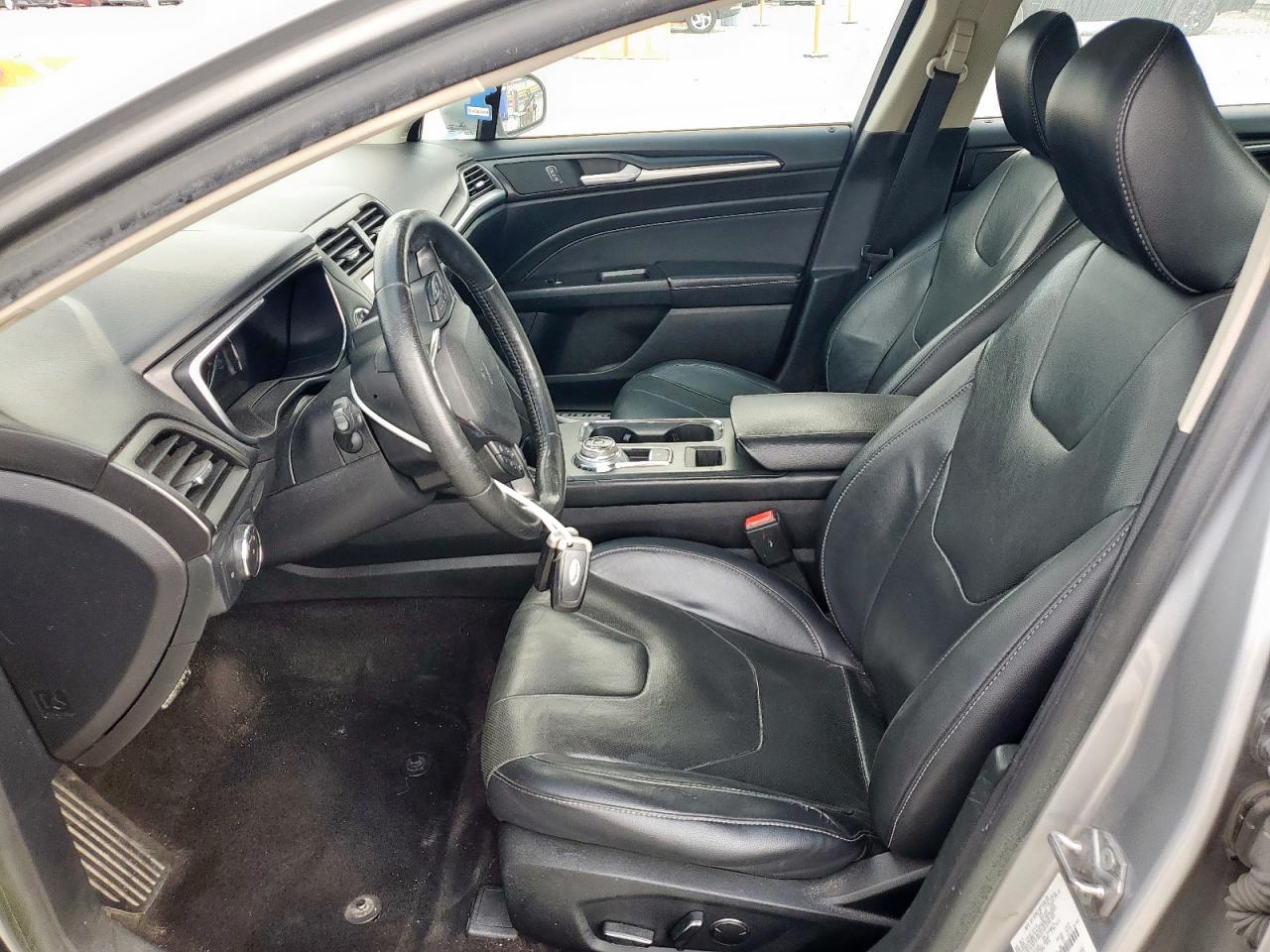 Ford Fusion Titanium Image 9