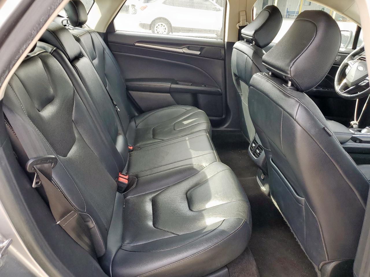 Ford Fusion Titanium Image 7