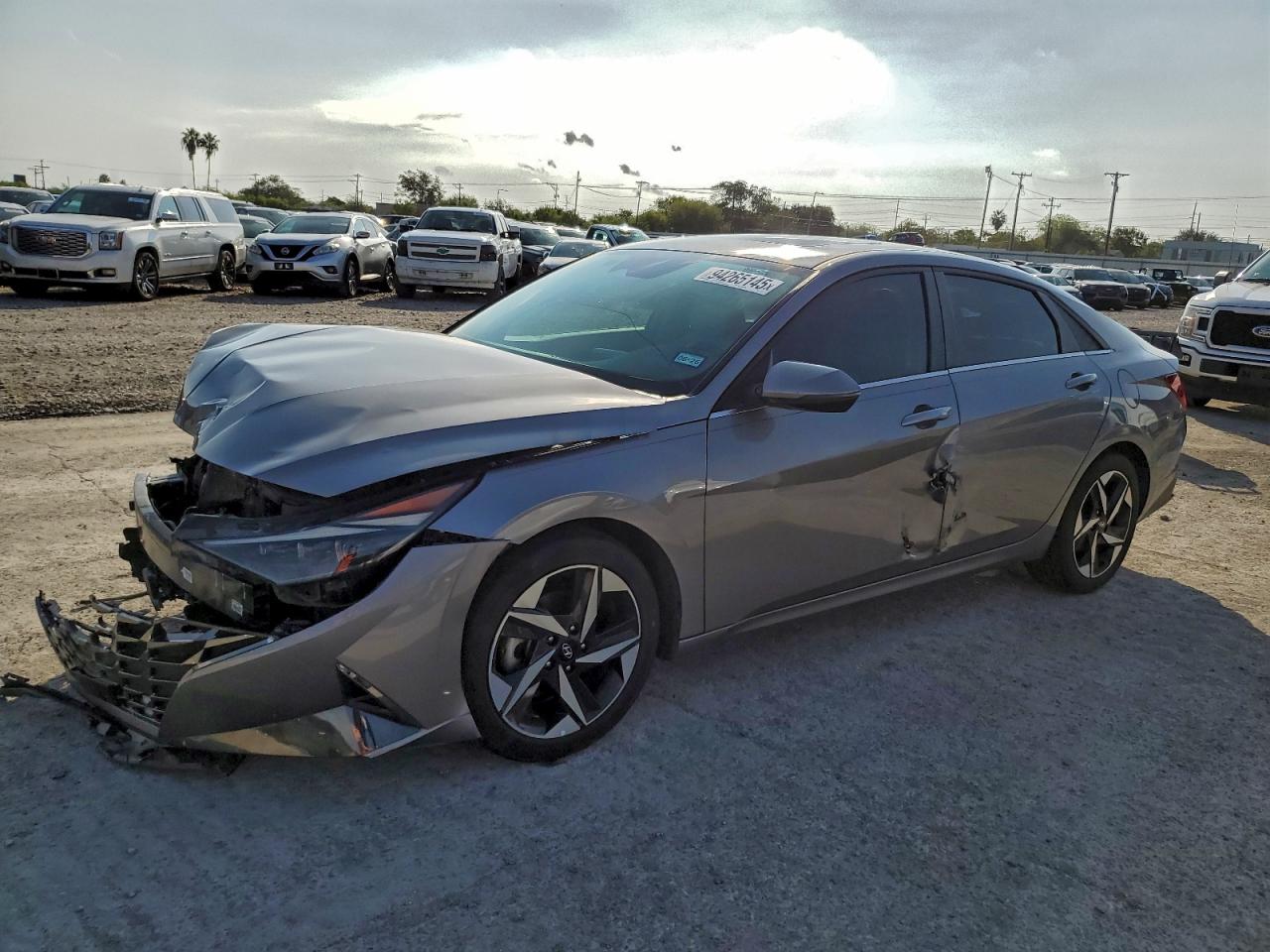 Hyundai ELANTRA Limited Image 1