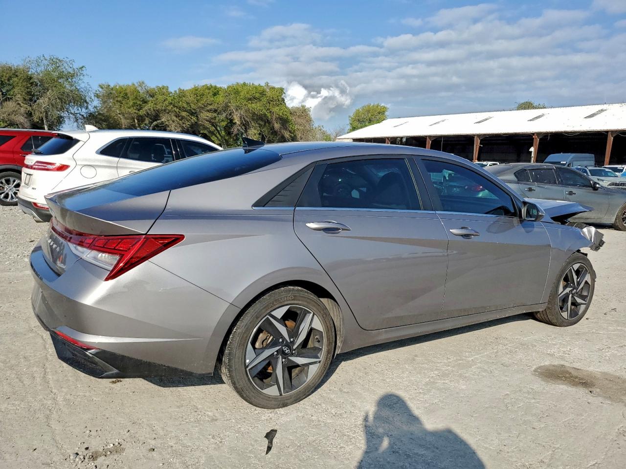 Hyundai ELANTRA Limited Image 11