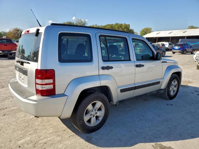 Jeep Liberty Sport Image 5