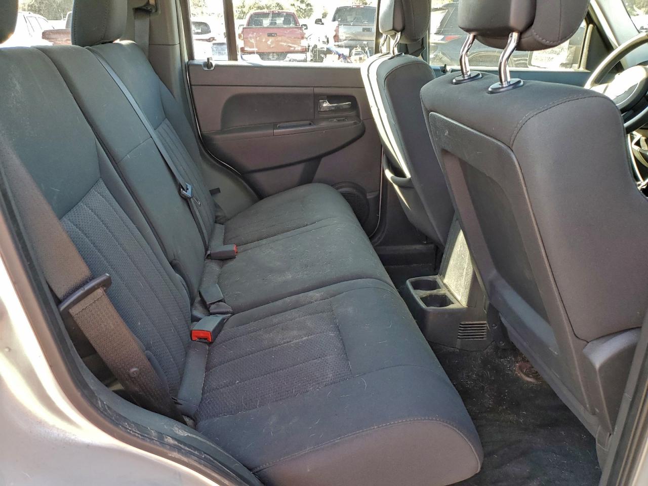 Jeep Liberty Sport Image 11