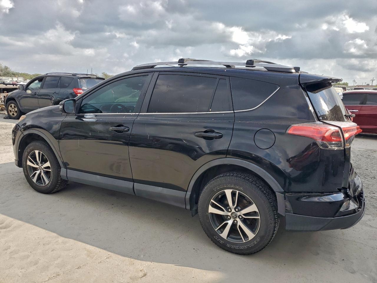 Toyota RAV4 Adventure Image 11