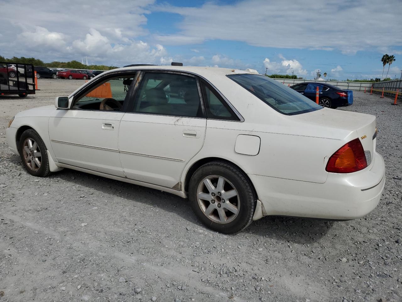 Toyota Avalon Xl Image 4