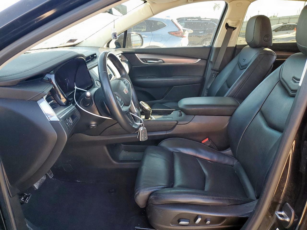 Cadillac XT5 Luxury Image 4