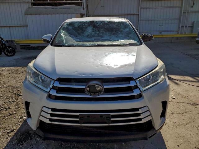 Toyota Highlander Le Image 3