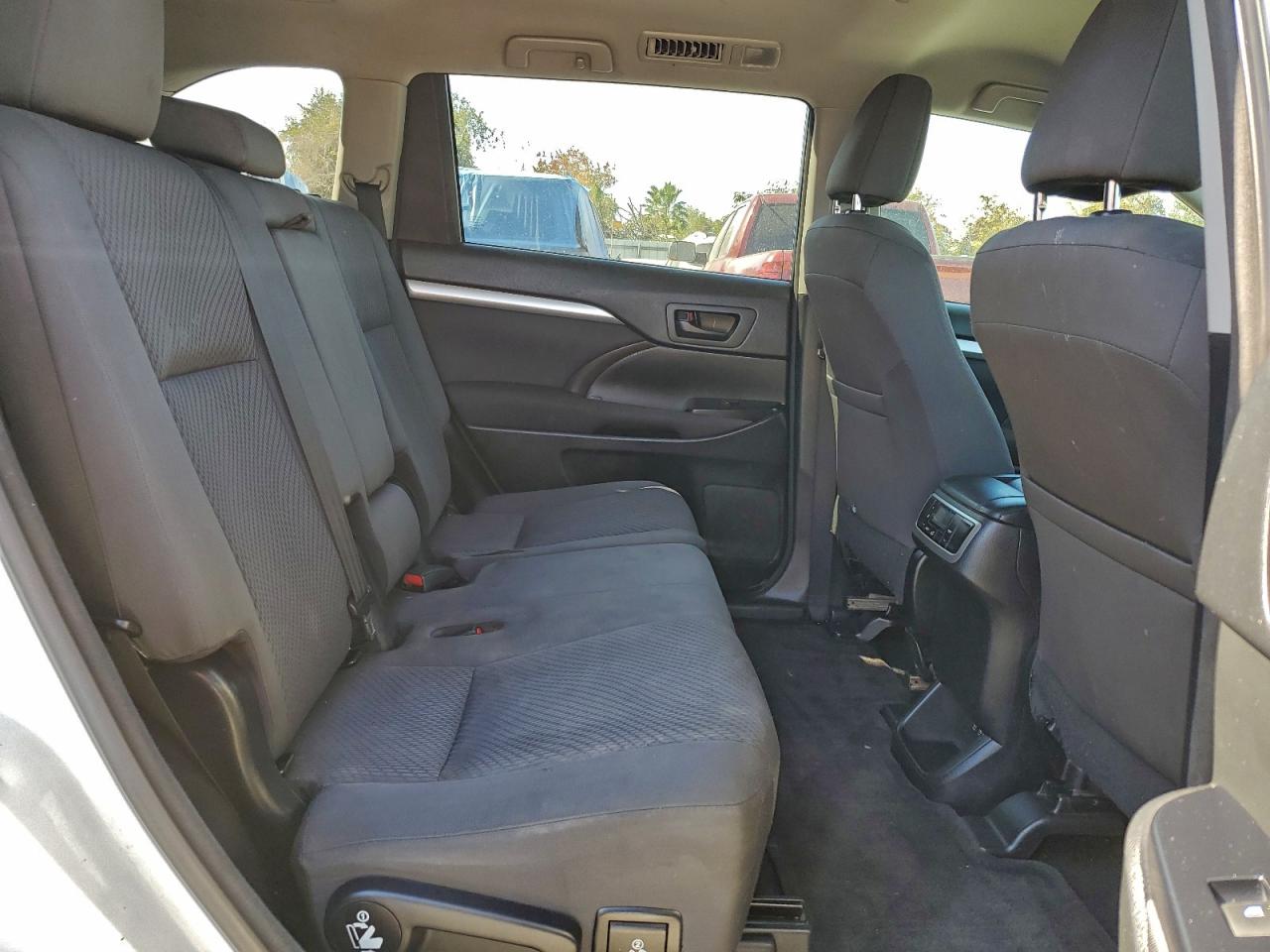 Toyota Highlander Le Image 8