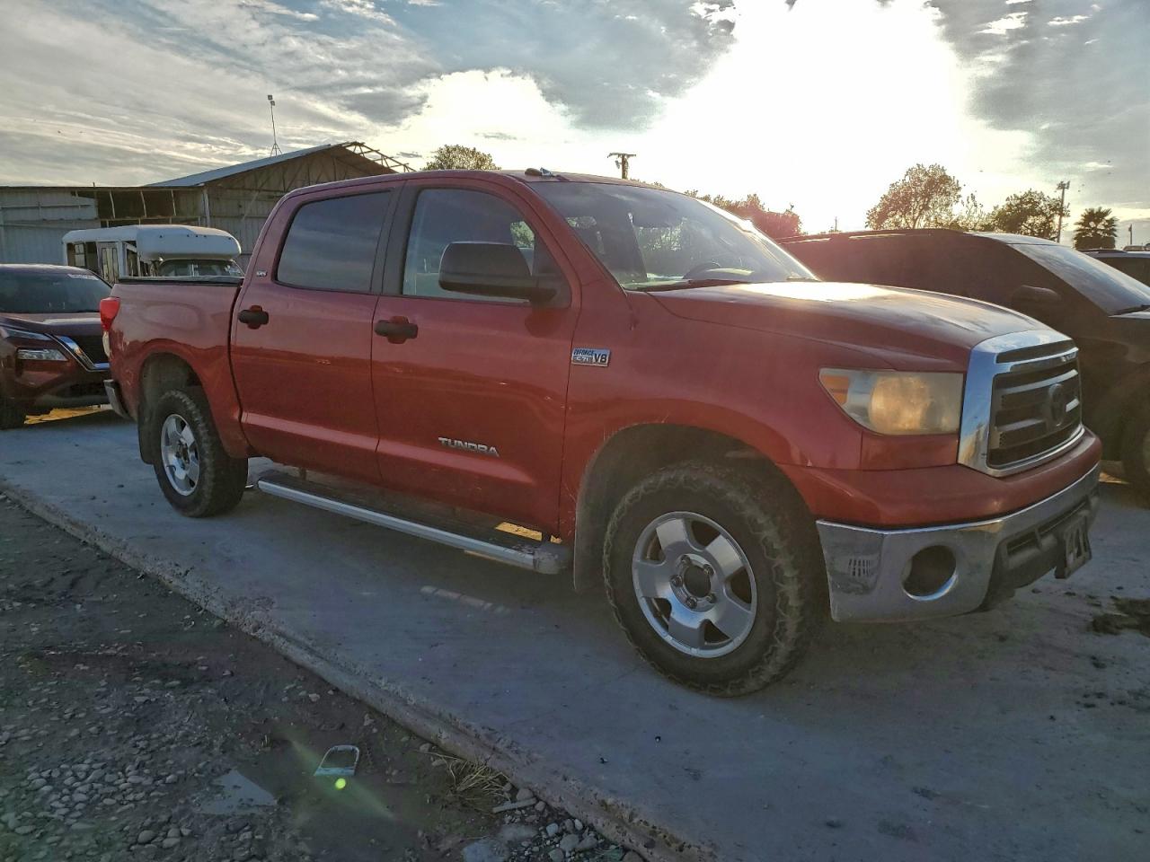 Toyota Tundra Crewmax Sr5 Image 3