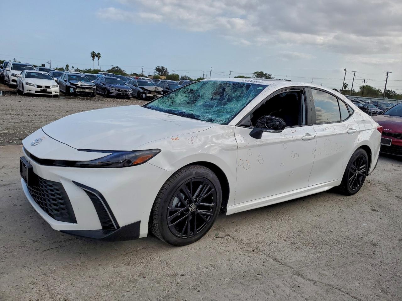 Toyota Camry Xse Image 1