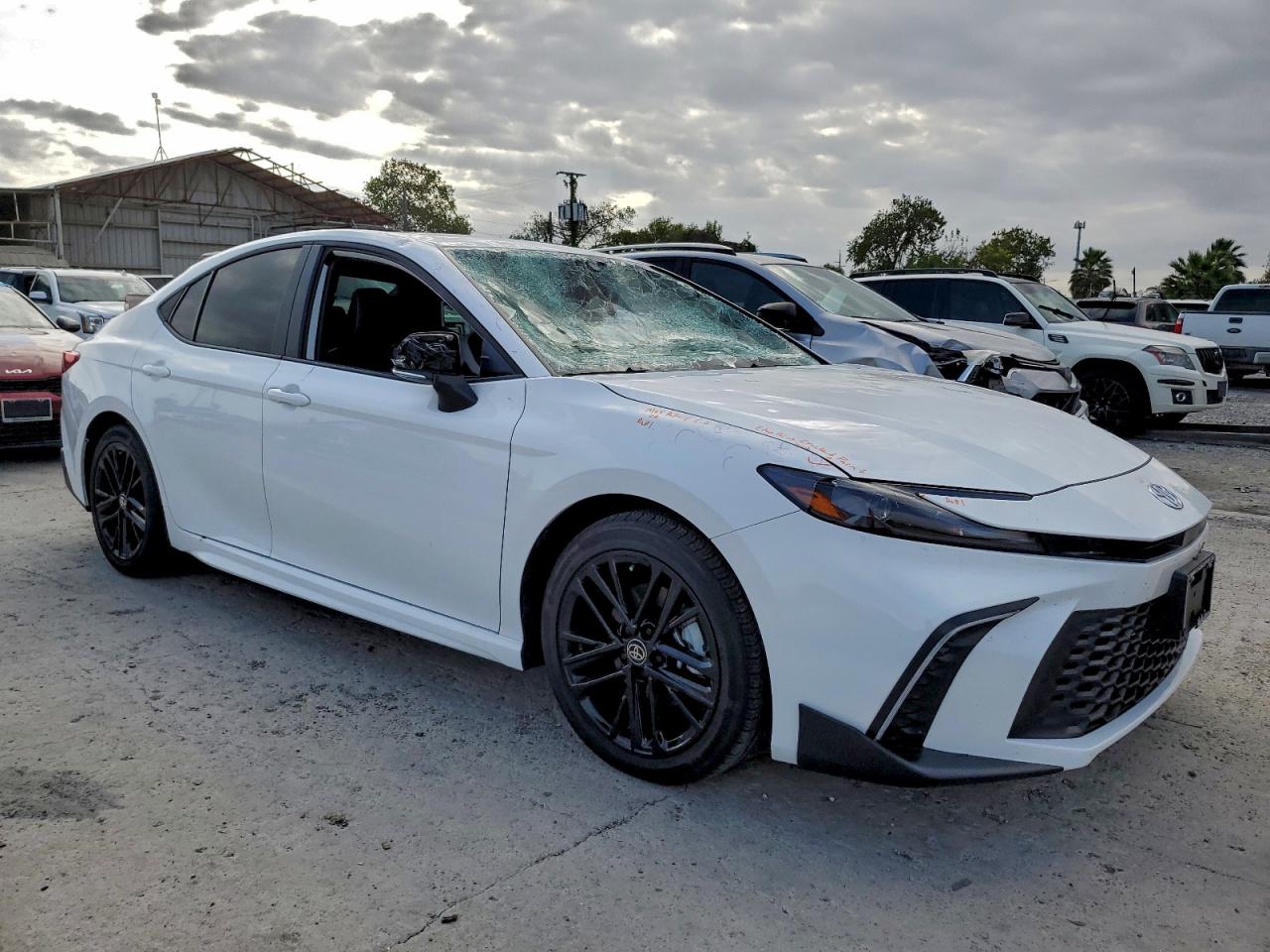 Toyota Camry Xse Image 2