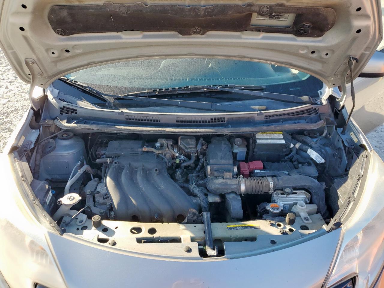 Nissan Versa S Image 6