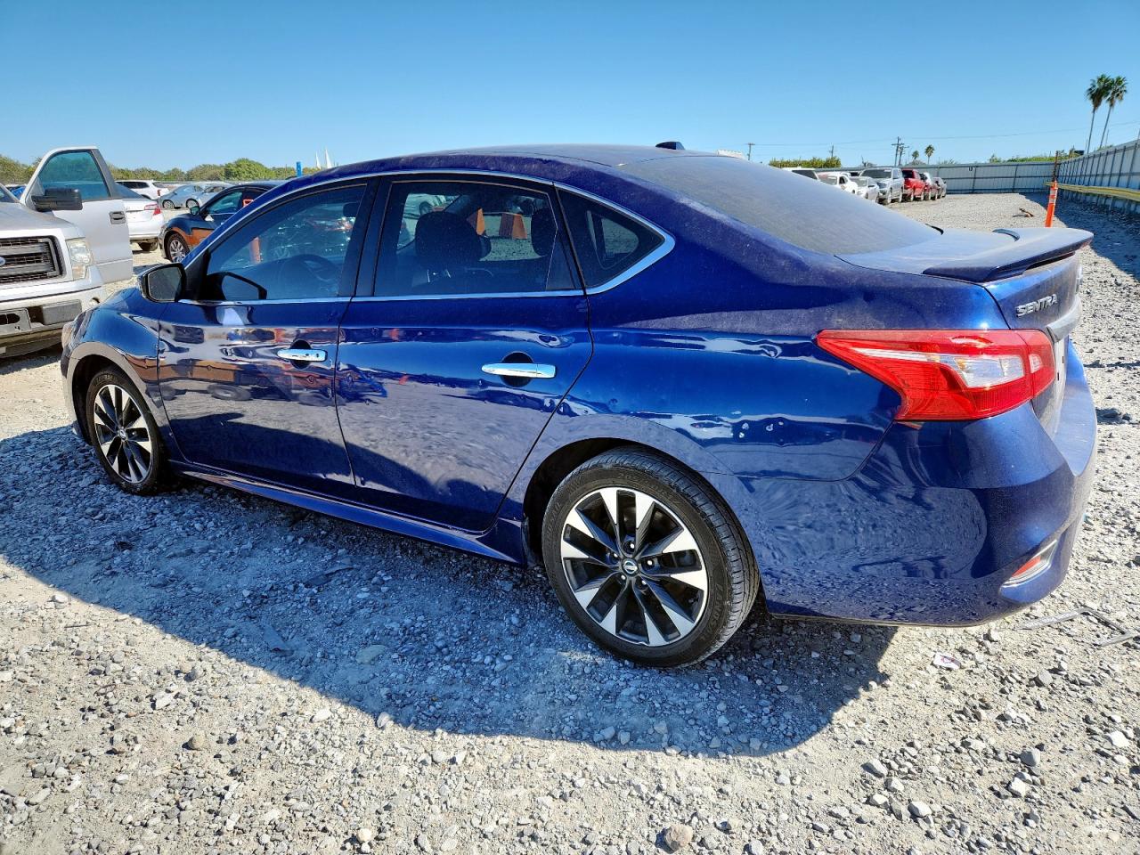 Nissan Sentra S Image 7