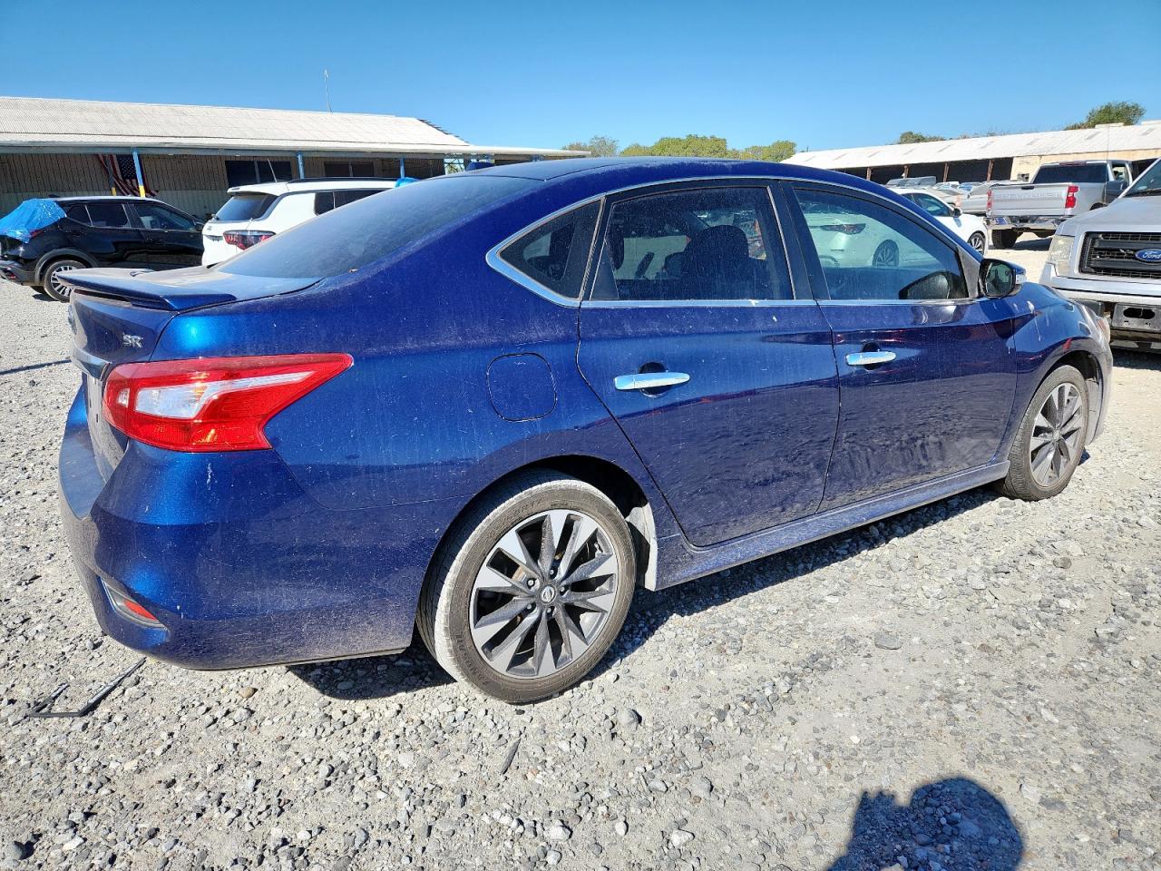 Nissan Sentra S Image 2