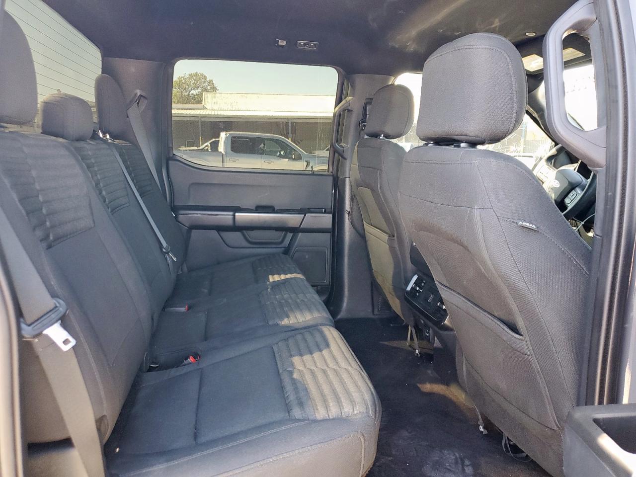 Ford F-150 Supercrew Image 6