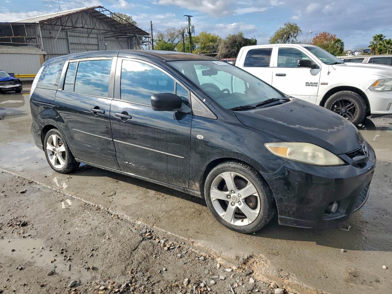 Mazda 5 Image 8
