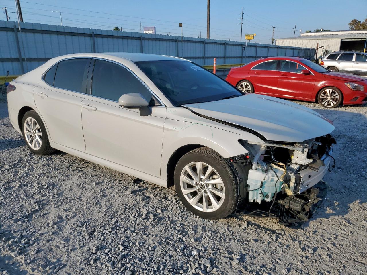 Toyota Camry Le Image 6