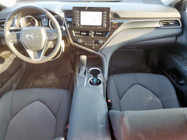 Toyota Camry Le Image 5