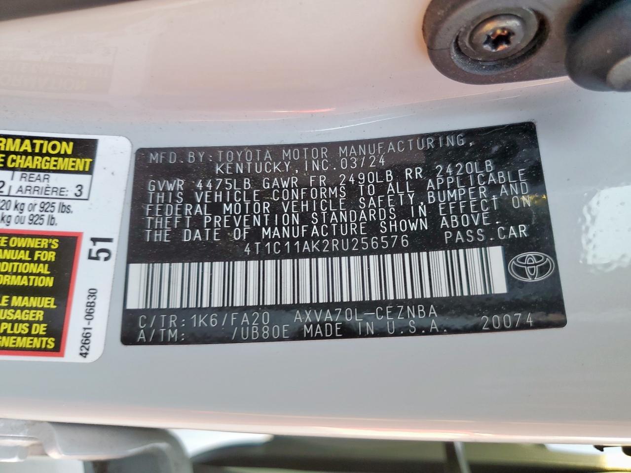 Toyota Camry Le Image 11