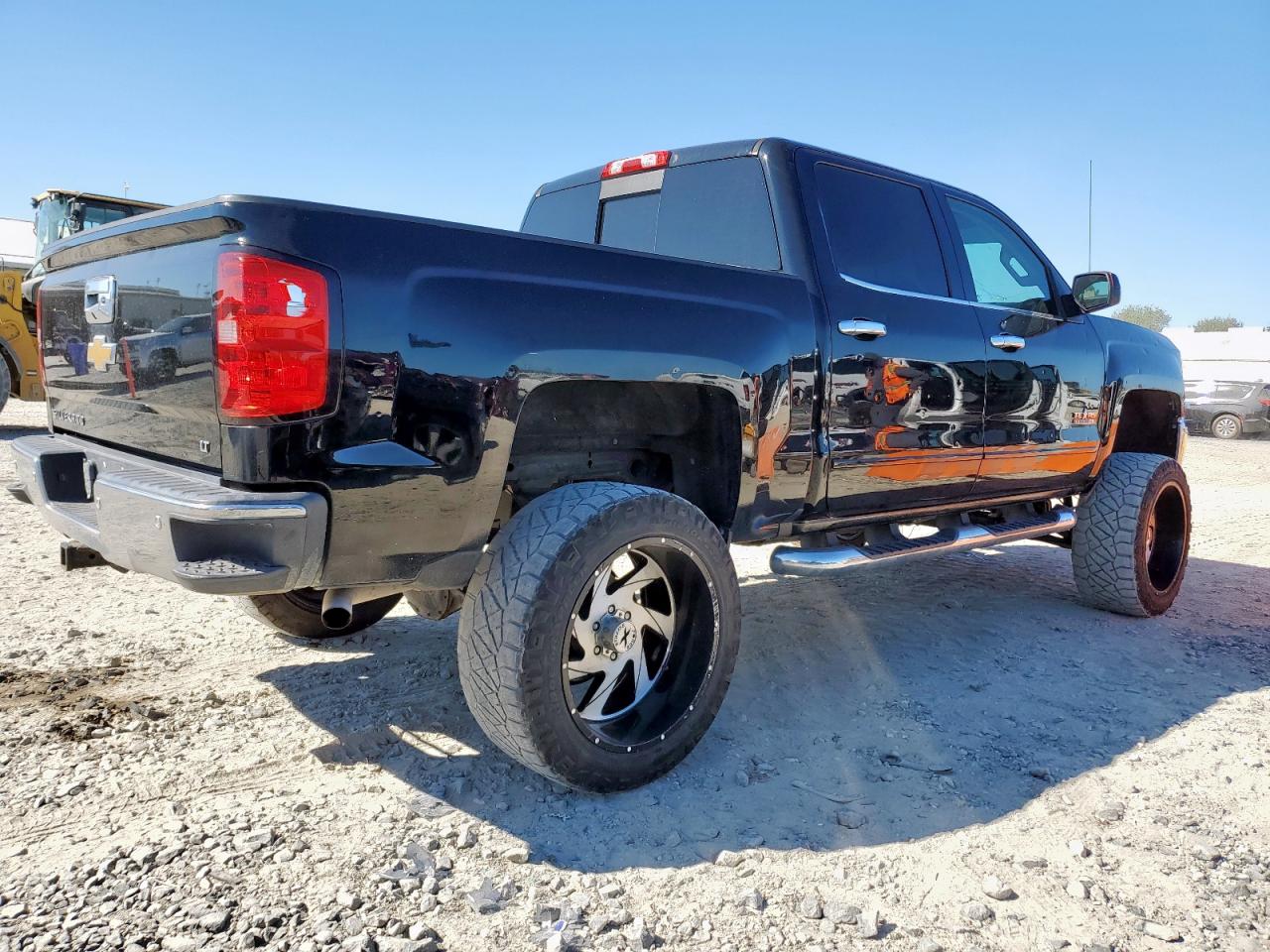 Chevrolet Silverado K1500 Lt Image 2