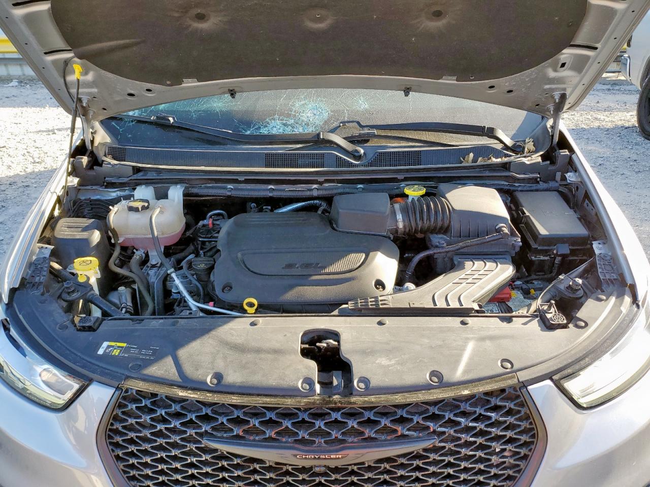 Chrysler Pacifica Touring Image 10