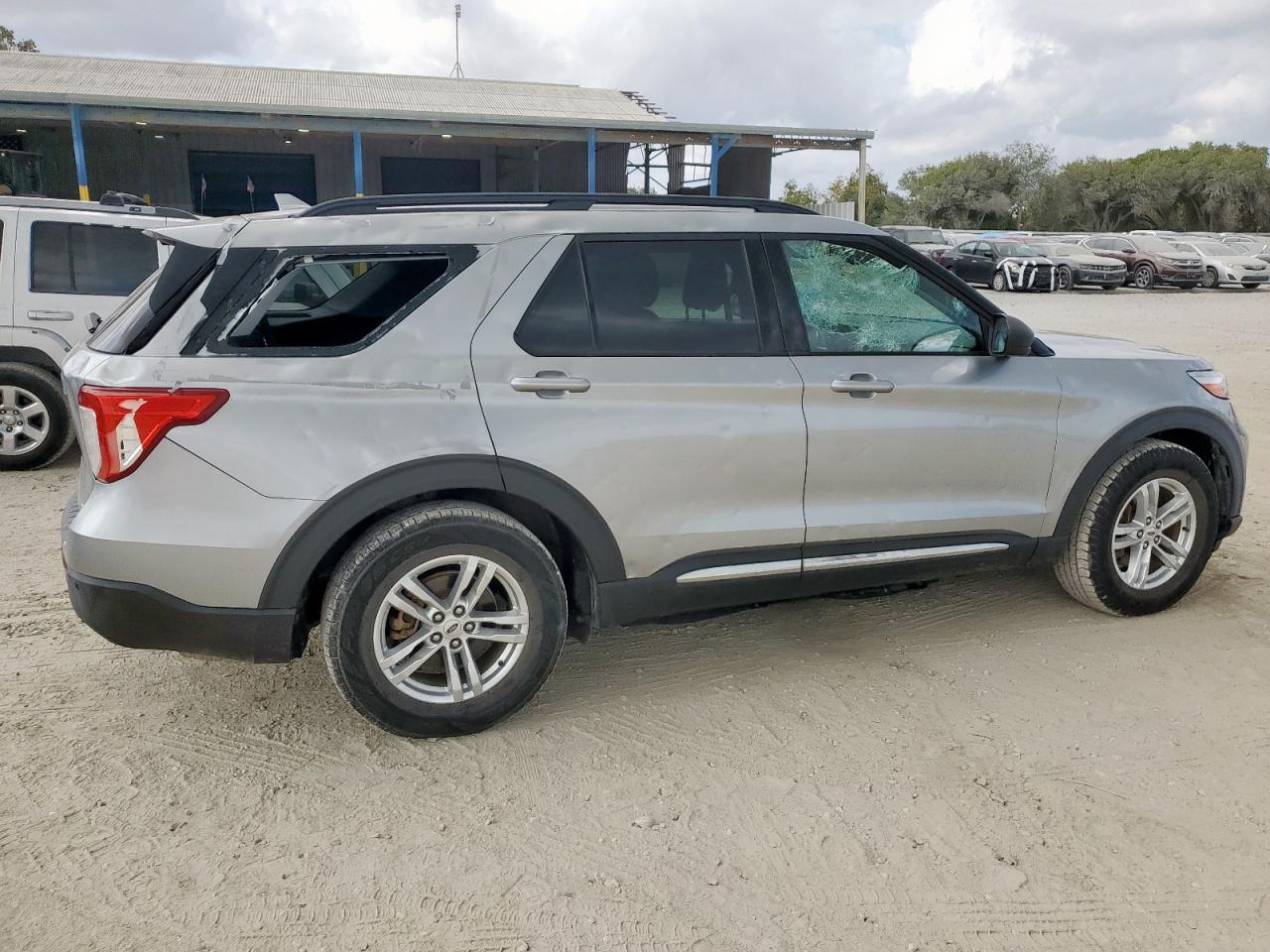 Ford Explorer Xlt Image 4