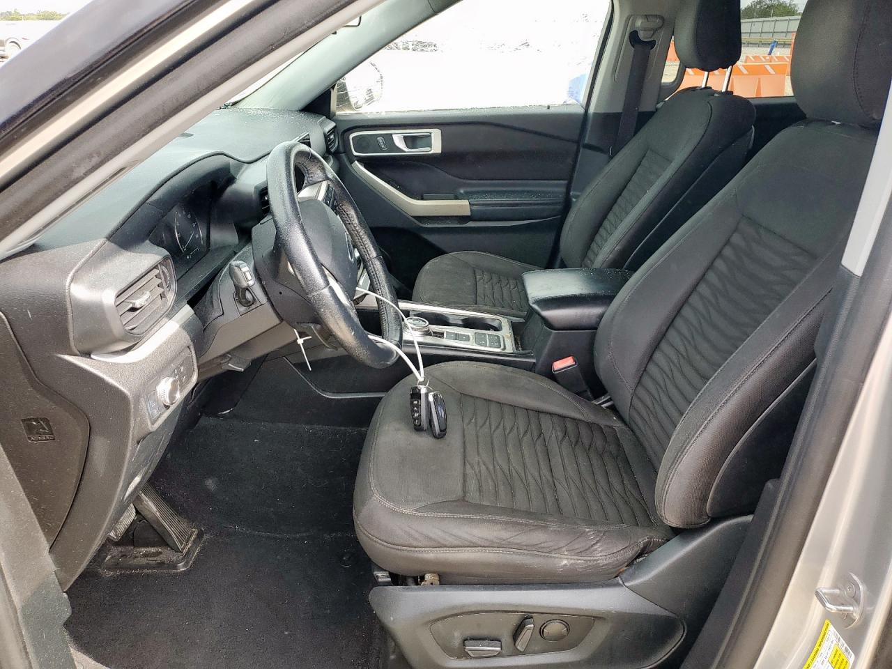 Ford Explorer Xlt Image 5