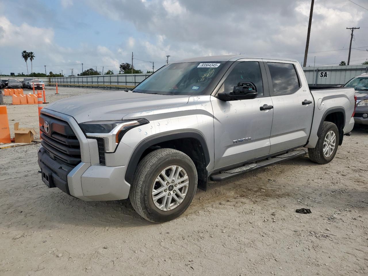 Toyota Tundra Crewmax Sr Image 1
