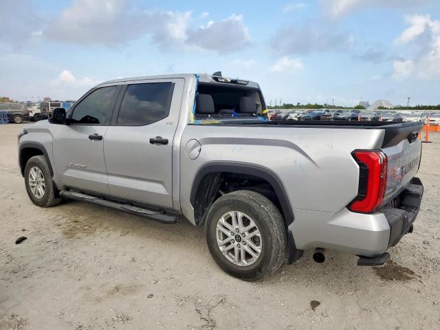 Toyota Tundra Crewmax Sr Image 3
