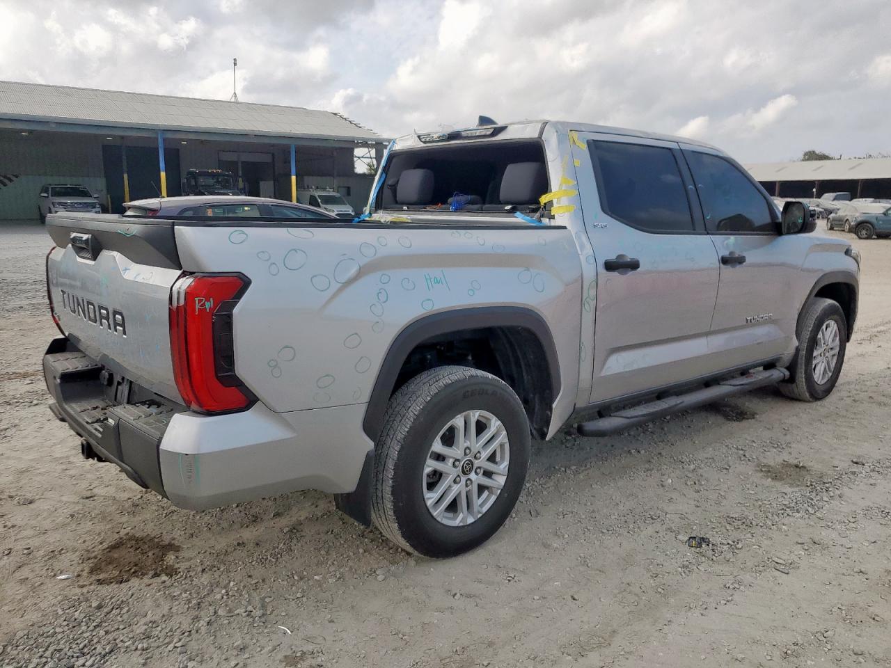 Toyota Tundra Crewmax Sr Image 8