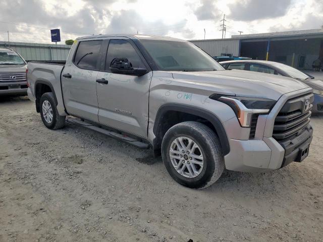 Toyota Tundra Crewmax Sr Image 4