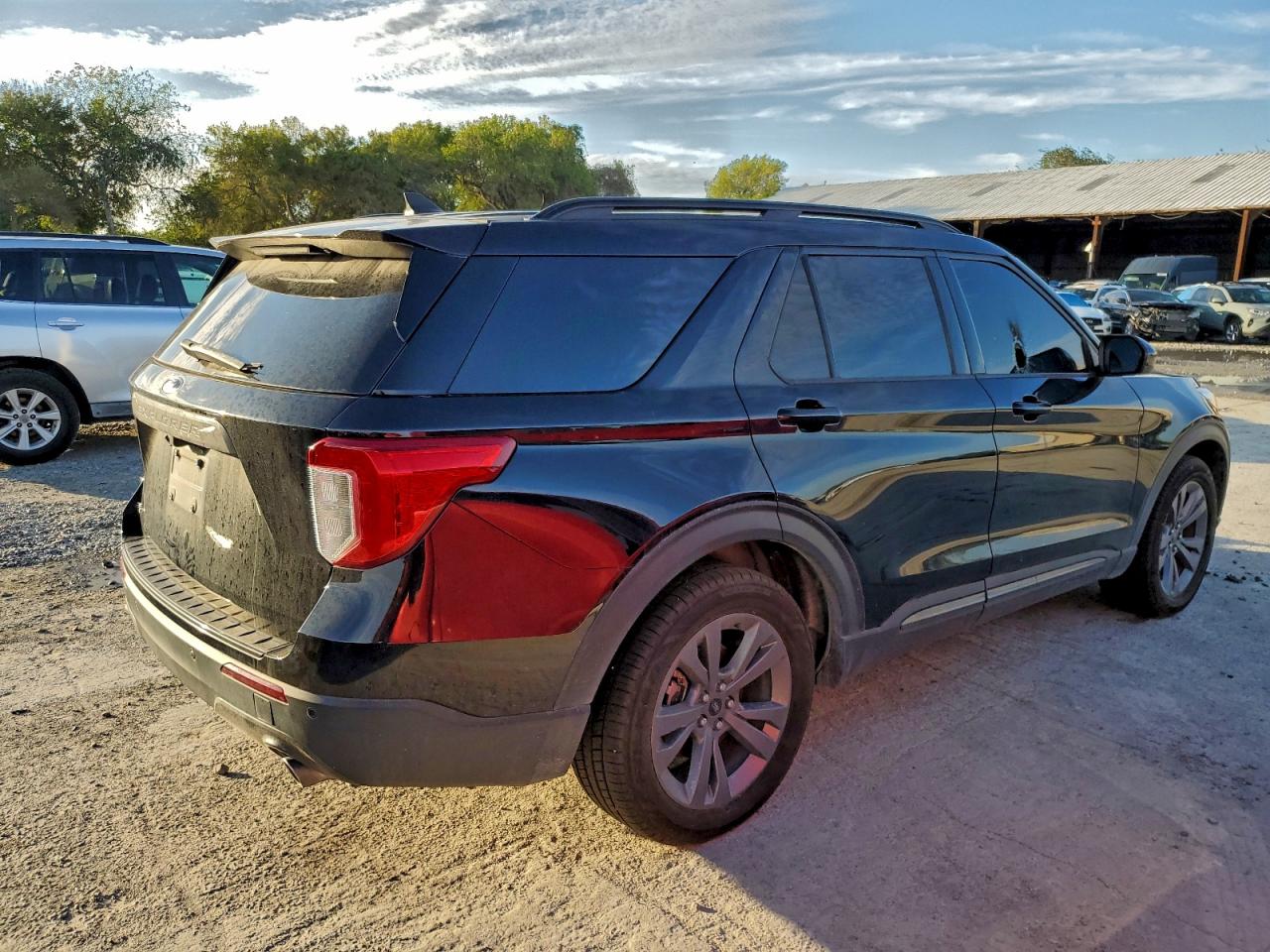 Ford Explorer Xlt Image 2