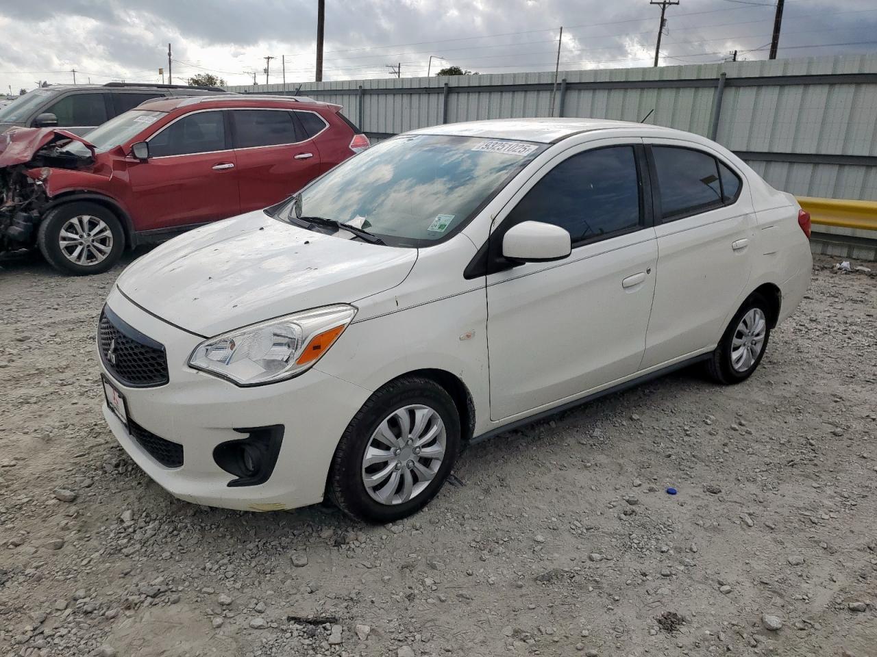 Mitsubishi Mirage G4 Es Image 1